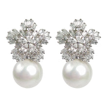 Load image into Gallery viewer, Pearl Snowflake Diamontage™ 5.6 Carat Earrings