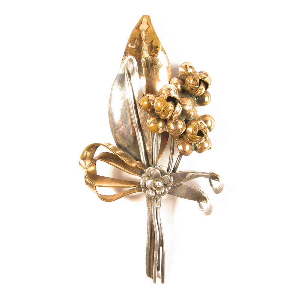Autumn Leaf Crest Boutonniére / Lapel Pin
