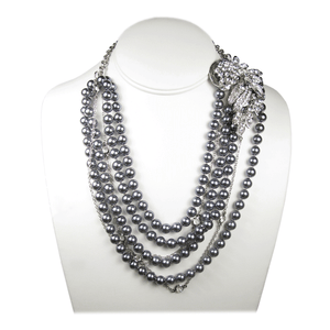 The Lustrous Noir Pearl Necklace