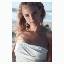 Load image into Gallery viewer, Gatsby Romantic Embrace Earrings